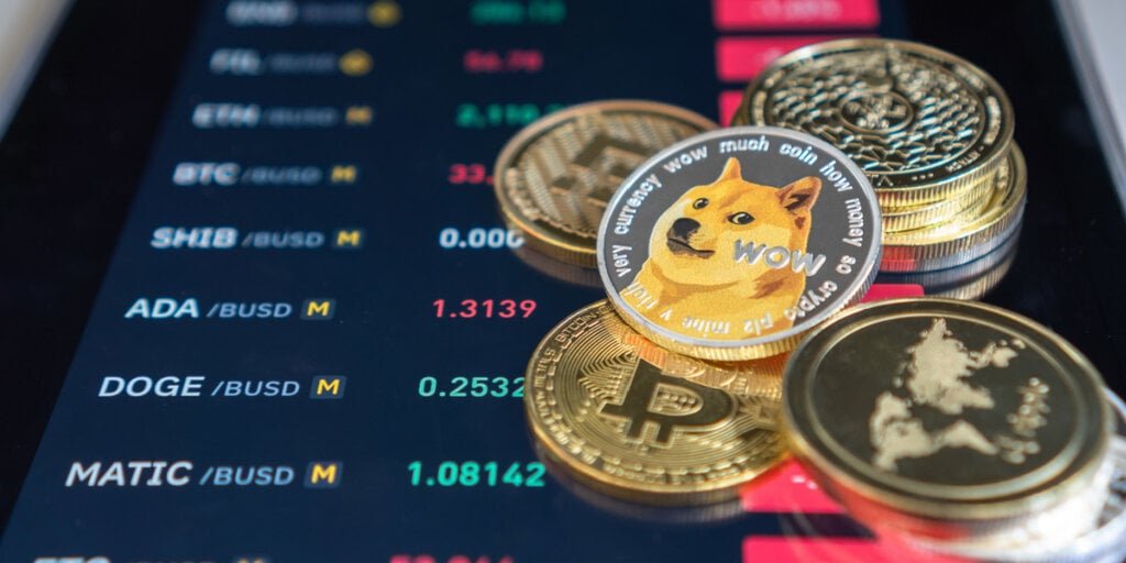 Dogecoin, XRP and Solana Slide as Bitcoin Price Falls Below $97K