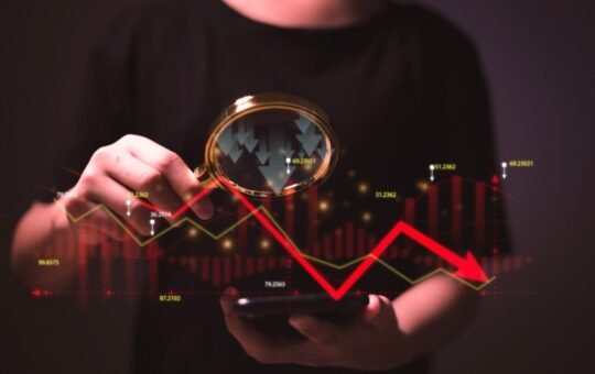 Crypto Markets Suffer $1T Hit as US Tariff War Escalates