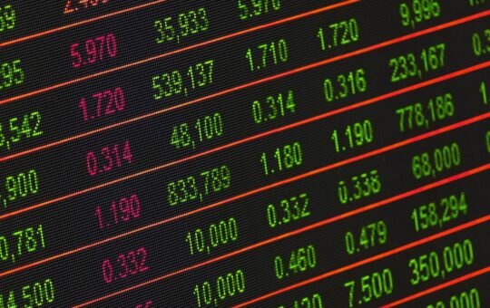 Who's Selling Bitcoin (BTC) Above $100K and Why is the Price Stuck?