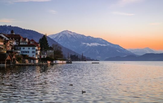 Swiss Crypto Bank AMINA First to Support RLUSD Stablecoin