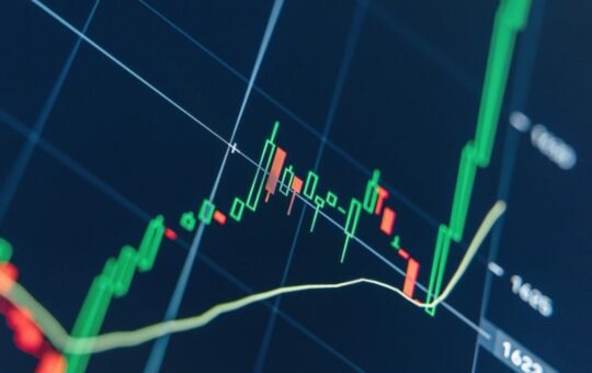 Crypto ETFs Dominate Institutional Portfolios Amid Record-Breaking Demand