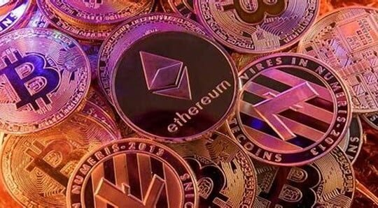 Bitcoin & Ethereum Drop, ETFs Face Losses Amid Market Volatility