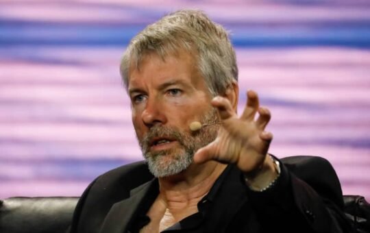 Buy or Sell? What Michael Saylor's Cryptic New Tweet Means for Bitcoin